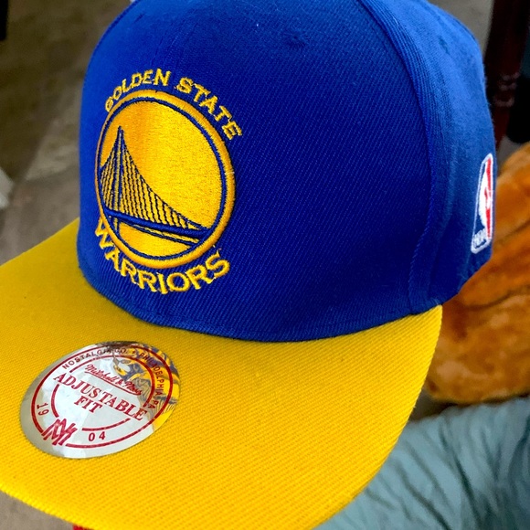 Mitchell & Ness Golden State Warriors (Steph Curry x Lebron James) champ hat - Picture 1 of 5